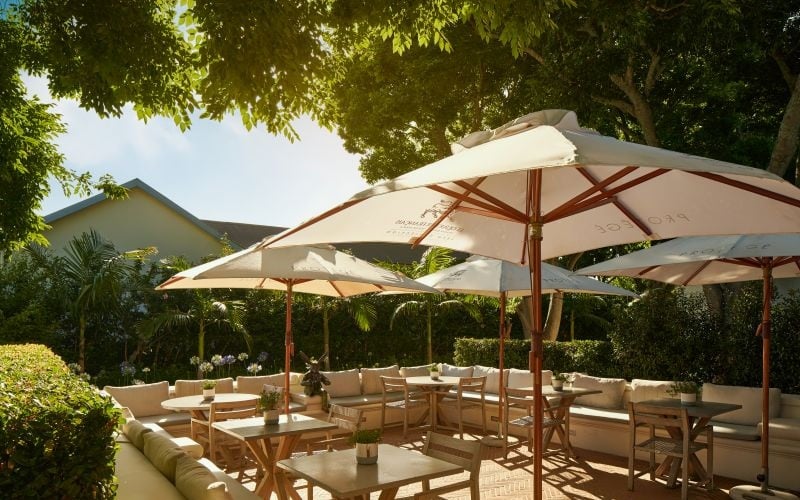 LeQuartierFrancais-Outsidegarden